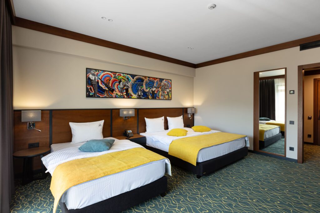 Тримісний номер Panorama з балконом