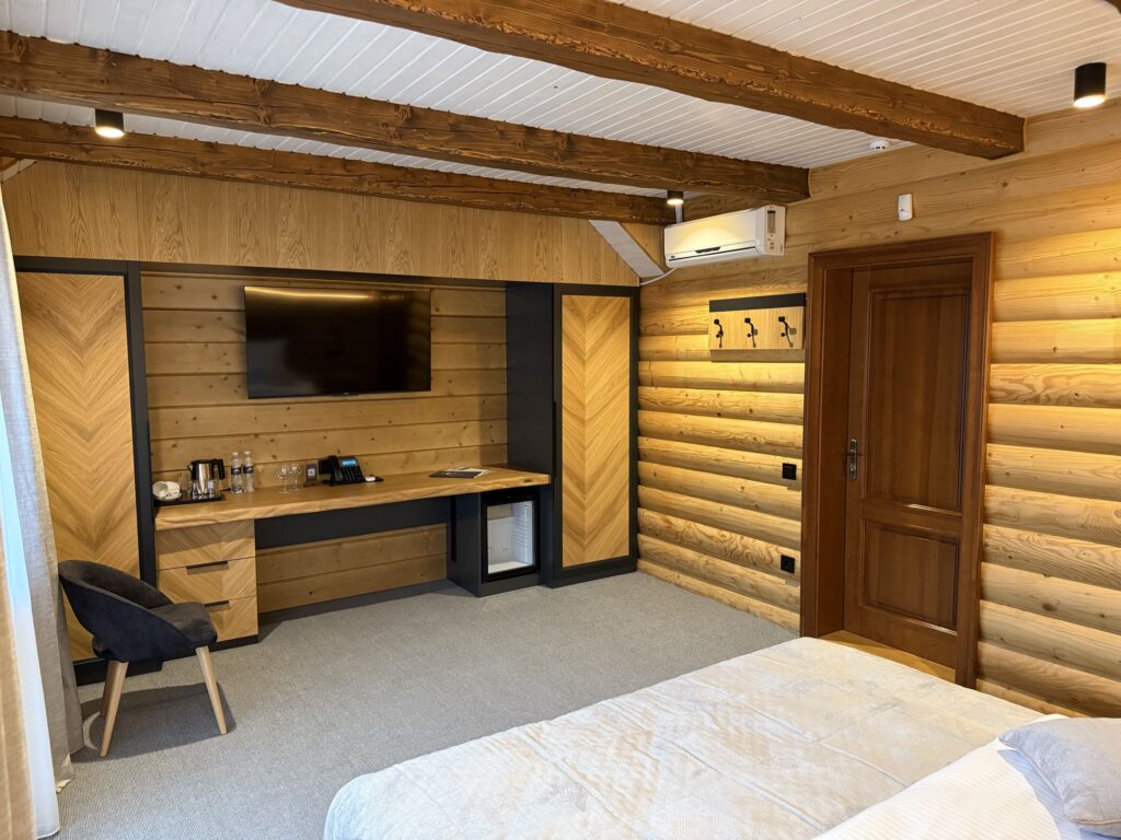 Апартаменти №8