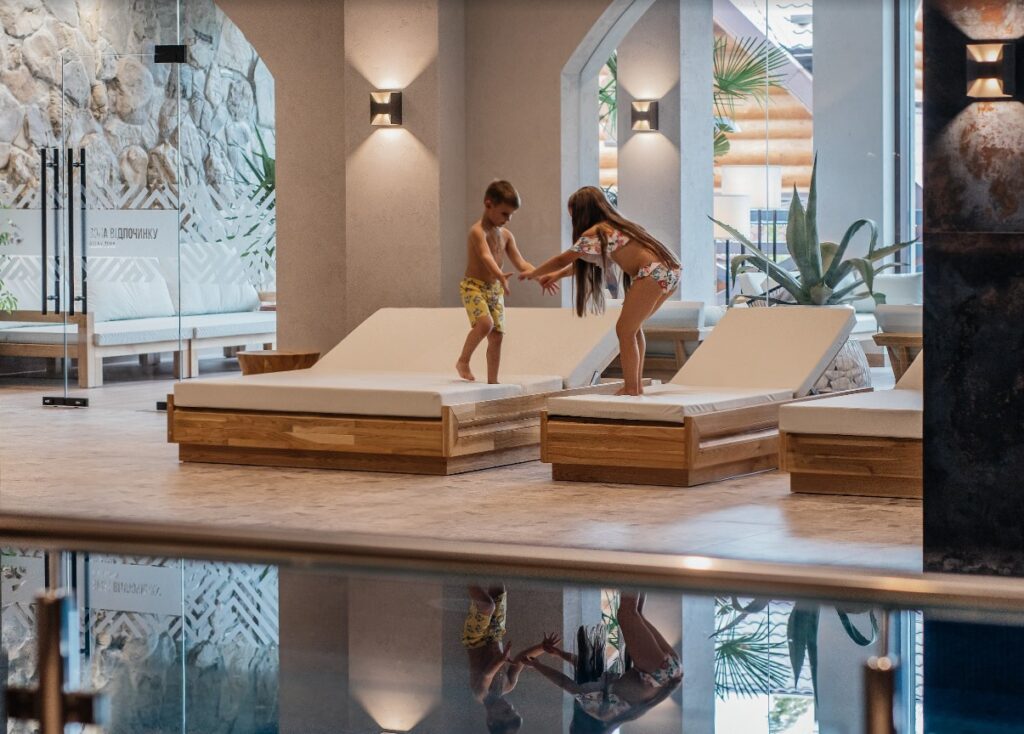 Відпочинок в Карпатах з басейном для дітей